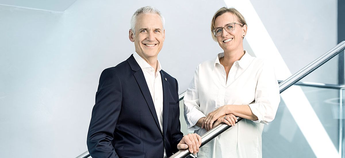 Dr. Martin Endlein (links) und Uta Heller, die Autoren des DAT Reports