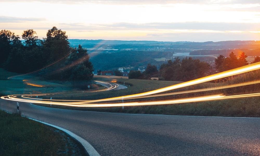 DAT-Report 2023 Cover. Zahlen Daten und Fakten zum Automobilen Käuferverhalten