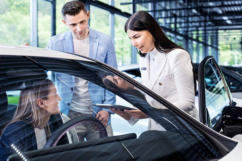 Thema des Monats Mai 2025 | Hoher Mobilitätsbedarf stützt Notwendigkeit des Autokaufs